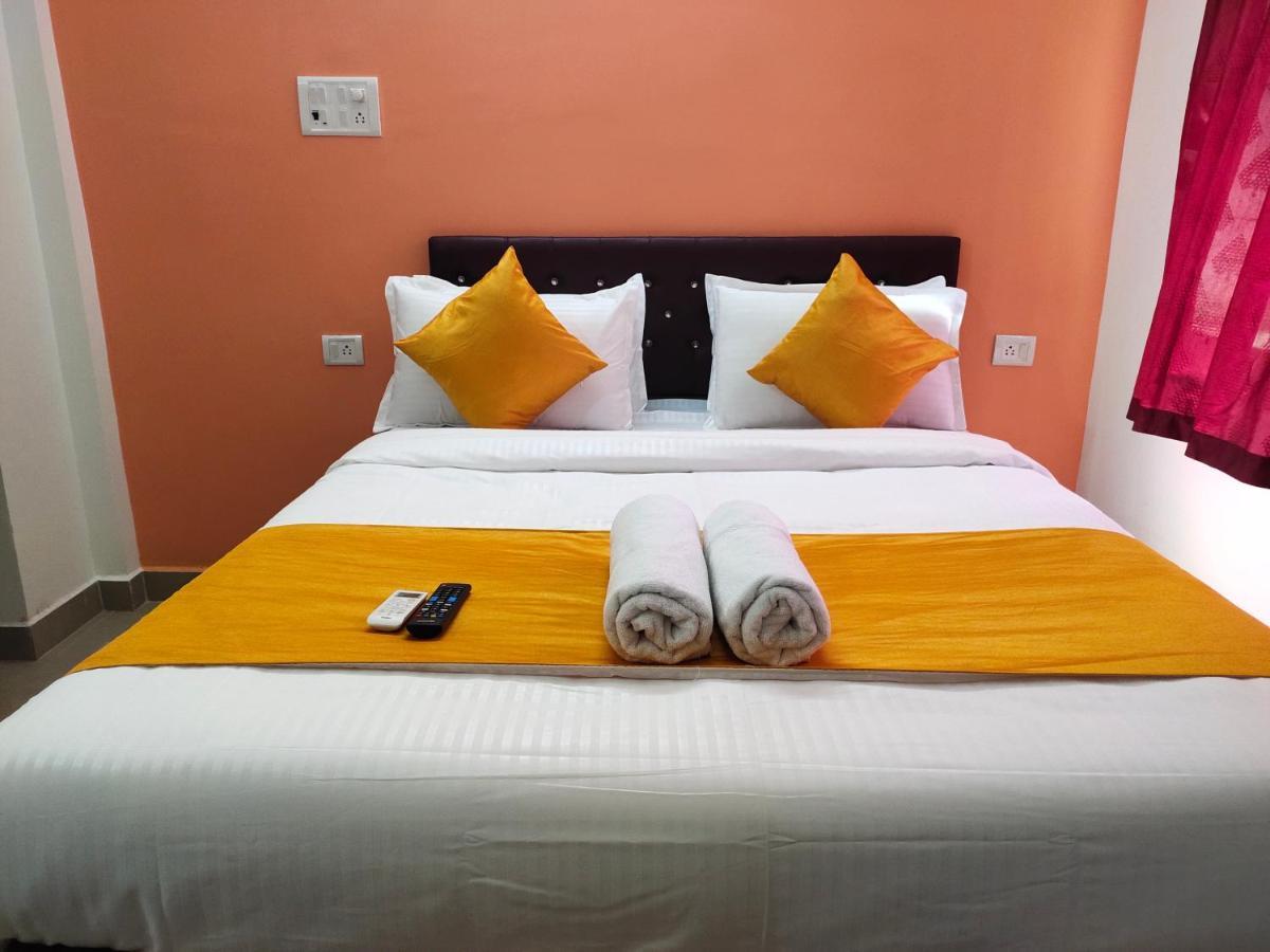 Отель Om Baga Residency Экстерьер фото