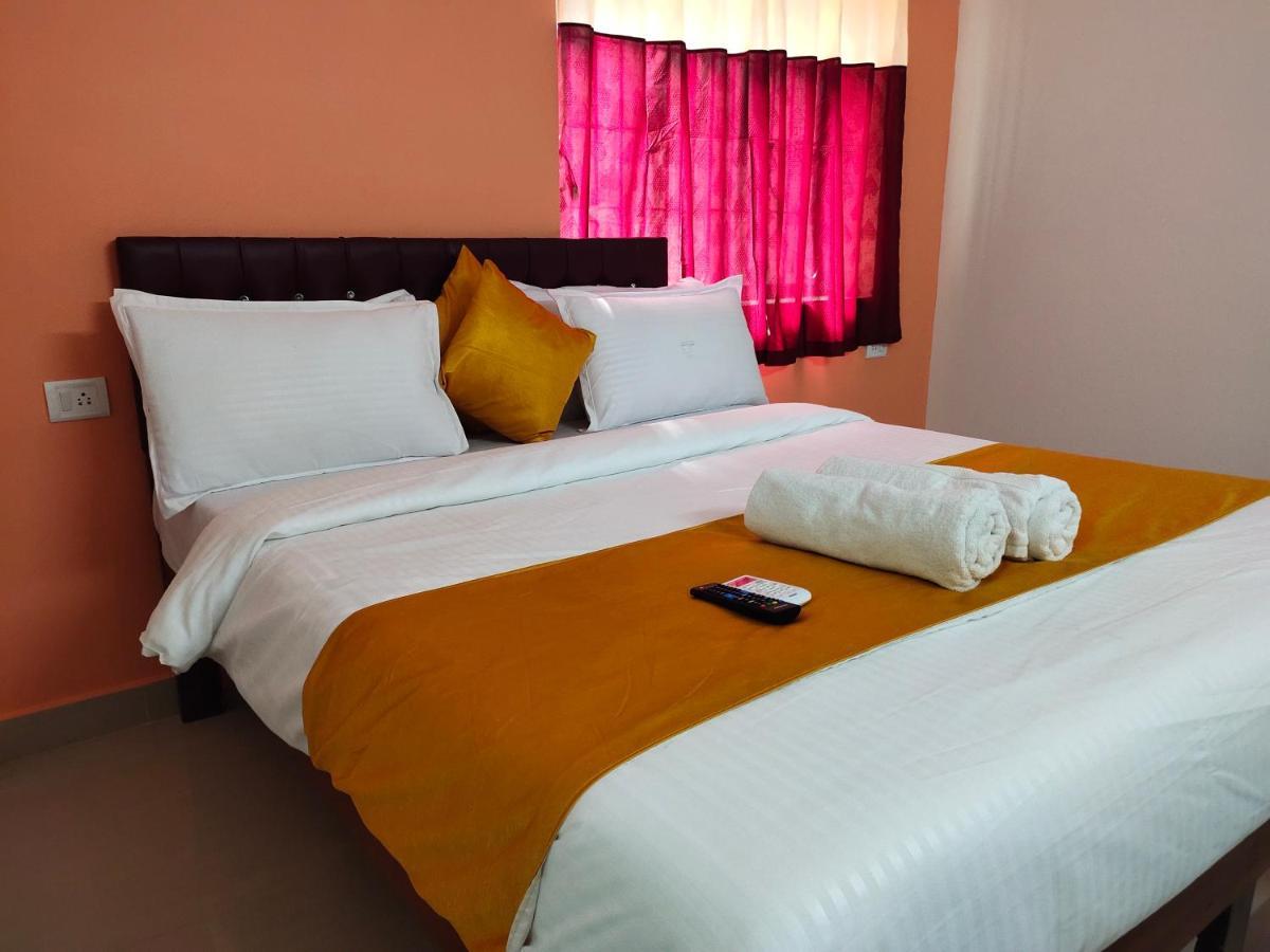 Отель Om Baga Residency Экстерьер фото