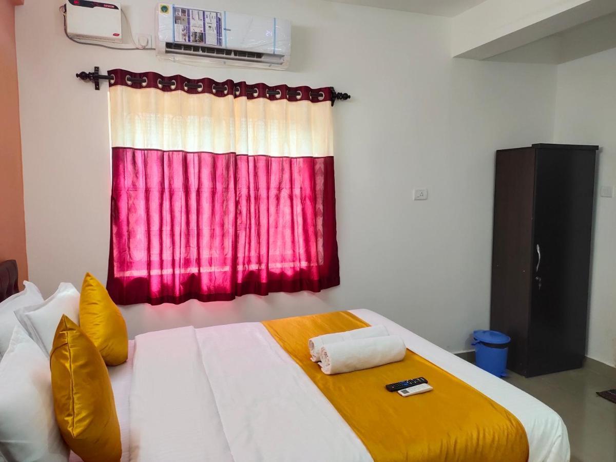 Отель Om Baga Residency Экстерьер фото